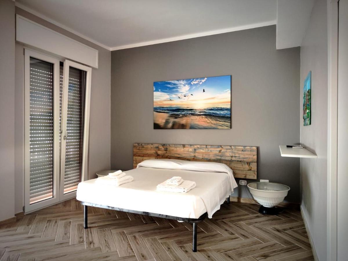 The House Of The Waves Hotel Brindisi Exterior photo